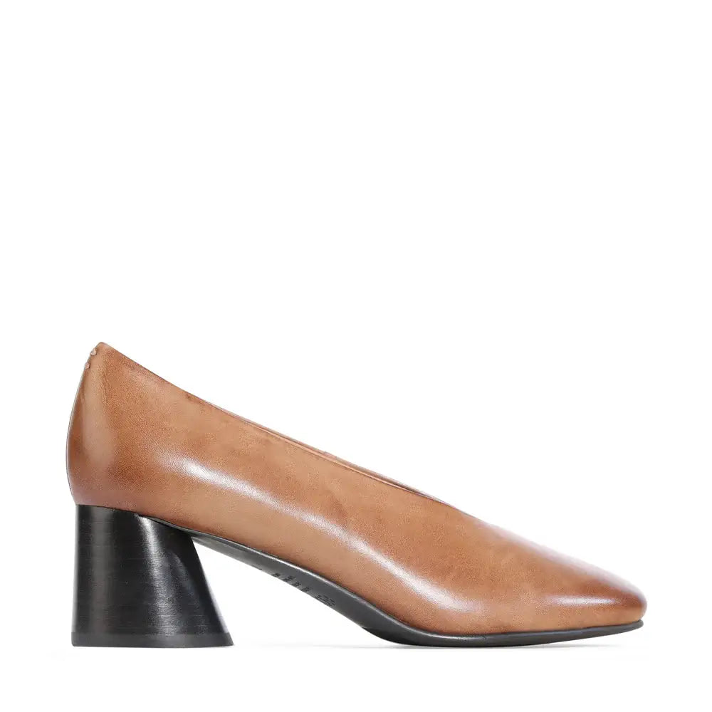 EOS Brown leather shoe with a black heel at Sole Drifter