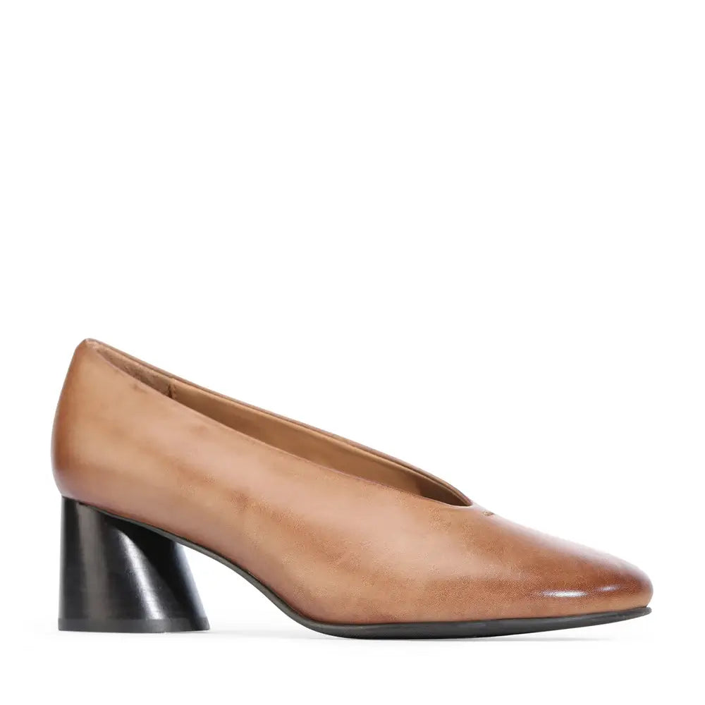 EOS Brown leather shoe with a black heel at Sole Drifter