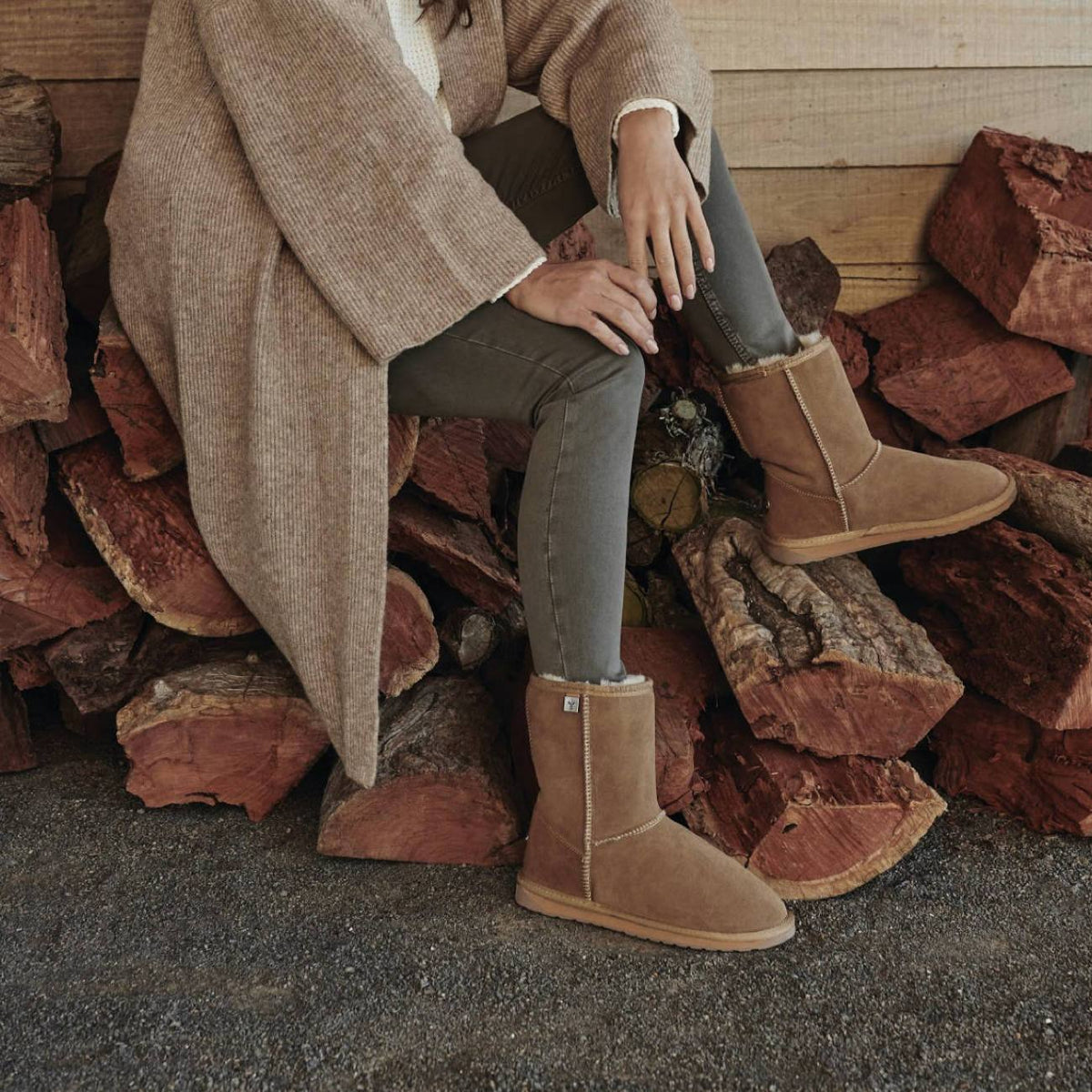 Emu Australia, Platinum Stinger Lo, Australian Sheepskin, Chestnut Ugg Boots Emu Australia 